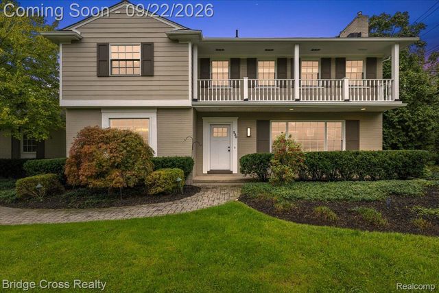 330 N Cranbrook Cross Road, Bloomfield Charter Township, MI 48301