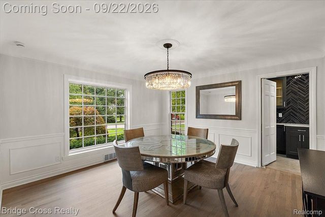 330 N Cranbrook Cross Road, Bloomfield Charter Township, MI 48301