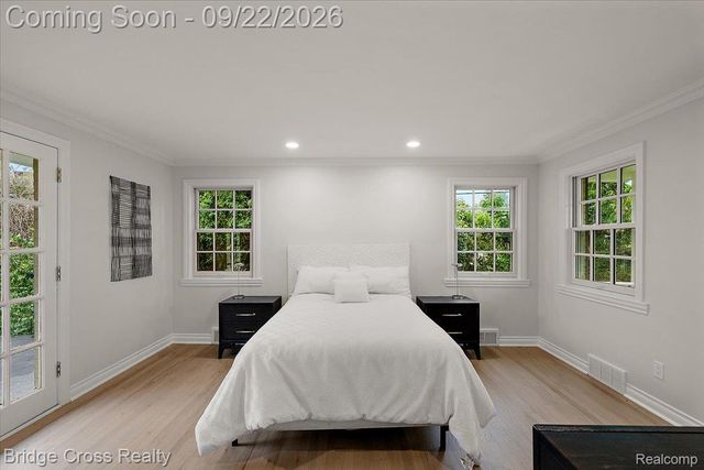 330 N Cranbrook Cross Road, Bloomfield Charter Township, MI 48301