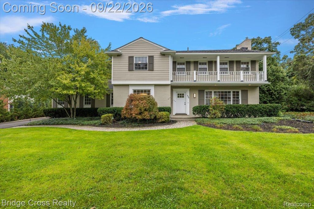 330 N Cranbrook Cross Road, Bloomfield Charter Township, MI 48301