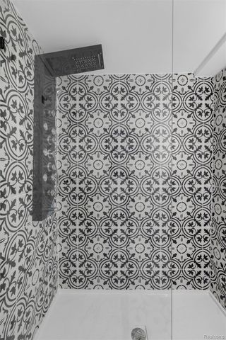 7406 Pebble pt, West Bloomfield Charter Township, MI 48322