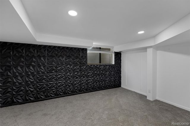 7406 Pebble pt, West Bloomfield Charter Township, MI 48322