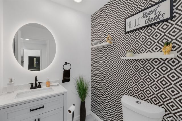 7406 Pebble pt, West Bloomfield Charter Township, MI 48322