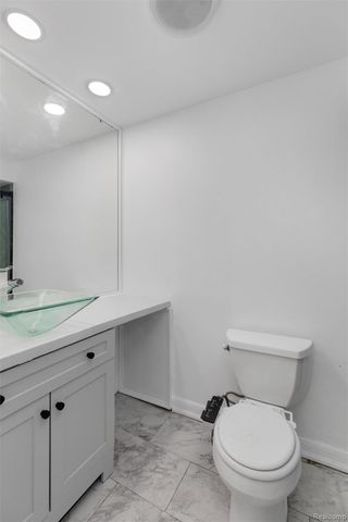 7406 Pebble pt, West Bloomfield Charter Township, MI 48322