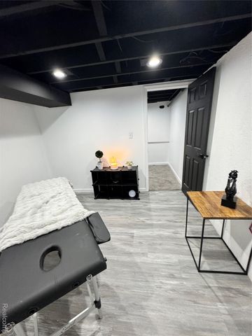 7406 Pebble pt, West Bloomfield Charter Township, MI 48322