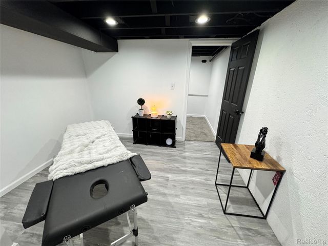 7406 Pebble pt, West Bloomfield Charter Township, MI 48322