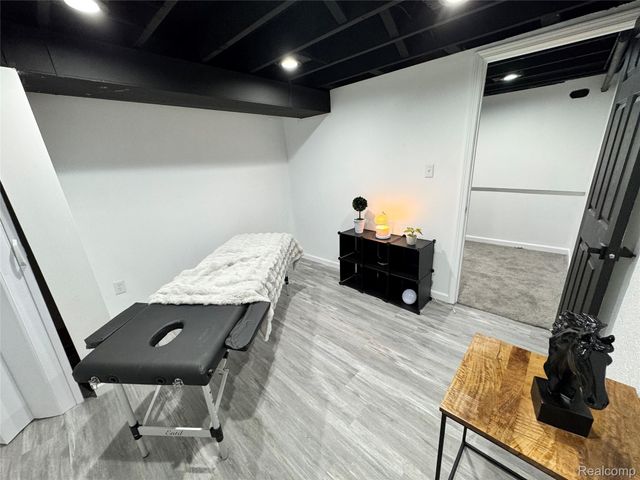 7406 Pebble pt, West Bloomfield Charter Township, MI 48322