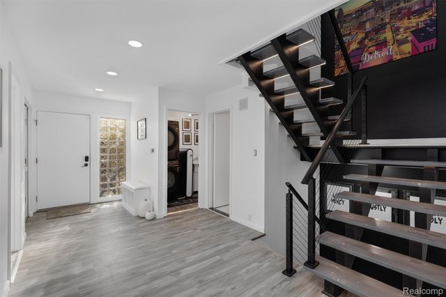 7406 Pebble pt, West Bloomfield Charter Township, MI 48322