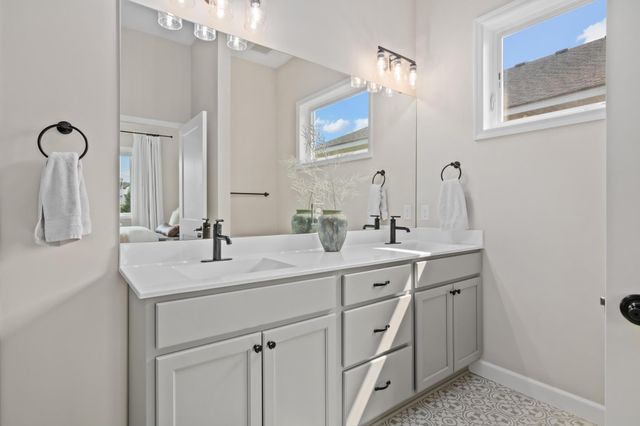 17774 Everest Avenue, Lakeville, MN 55044