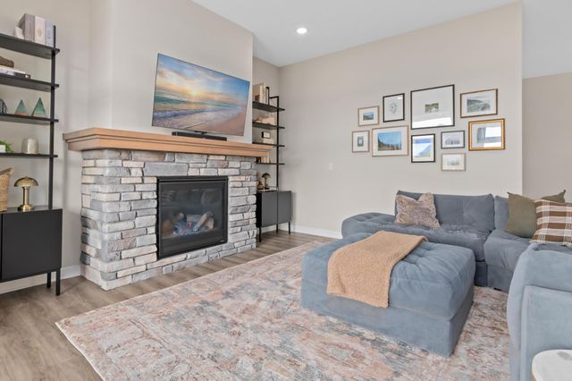 17774 Everest Avenue, Lakeville, MN 55044