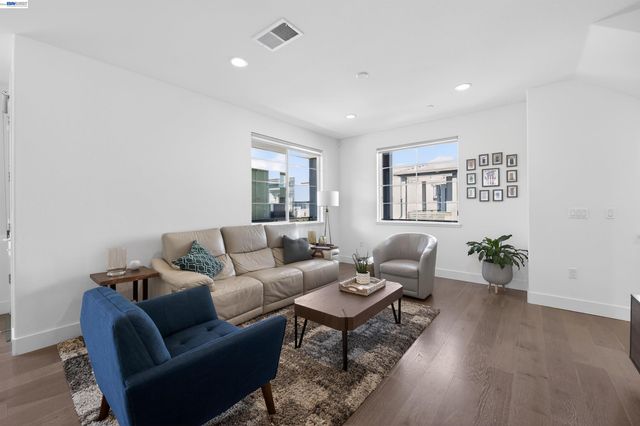 234 Bolt Ct, Hayward, CA 94544