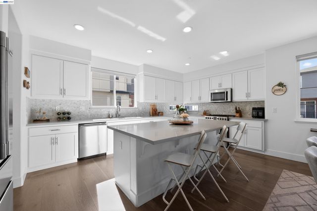 234 Bolt Ct, Hayward, CA 94544