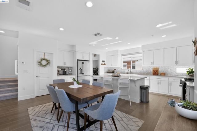 234 Bolt Ct, Hayward, CA 94544