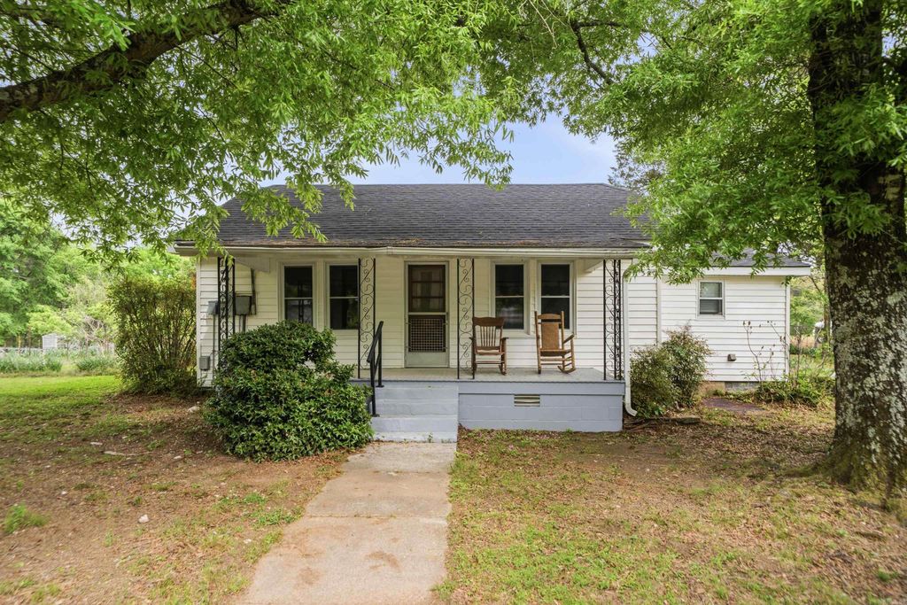 300 Carver Street, Hot Springs National Park, AR 71901