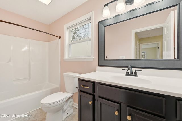 812 Goullon Ct, Louisville, KY 40204