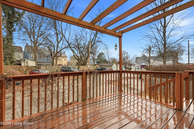 812 Goullon Ct, Louisville, KY 40204