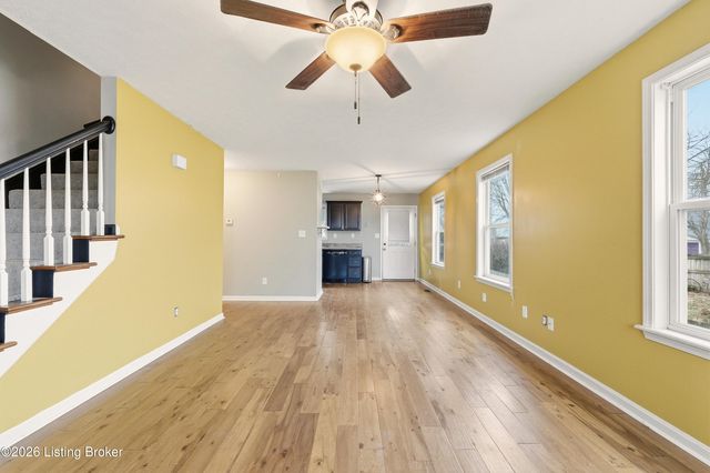 812 Goullon Ct, Louisville, KY 40204