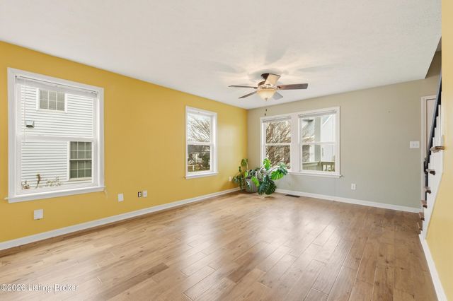 812 Goullon Ct, Louisville, KY 40204