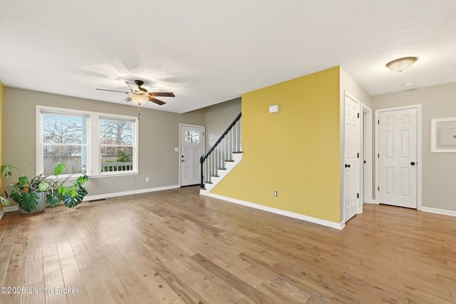 812 Goullon Ct, Louisville, KY 40204