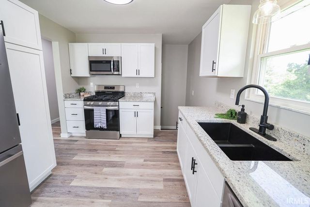 904 Hall Avenue, Oolitic, IN 47446