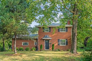 2938 SHERWOOD Road, Columbus, OH 43209