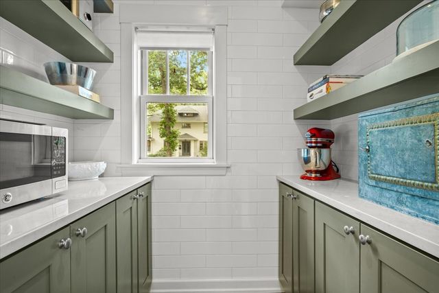 1303 Maple Avenue, Wilmette, IL 60091