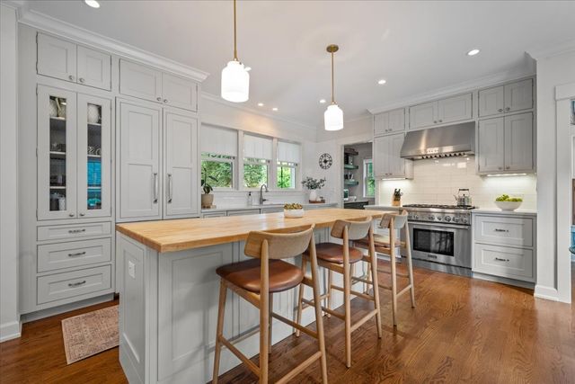 1303 Maple Avenue, Wilmette, IL 60091