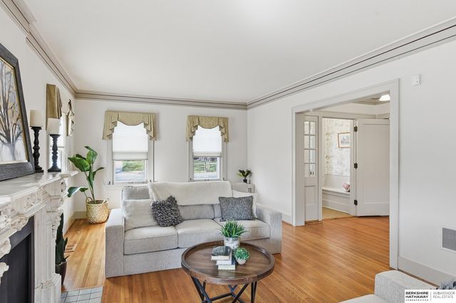 119 S 51st Avenue, Omaha, NE 68132