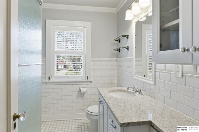 119 S 51st Avenue, Omaha, NE 68132