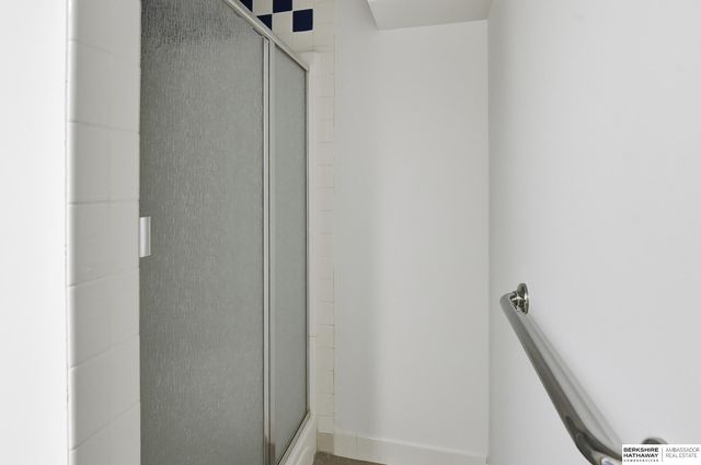 119 S 51st Avenue, Omaha, NE 68132