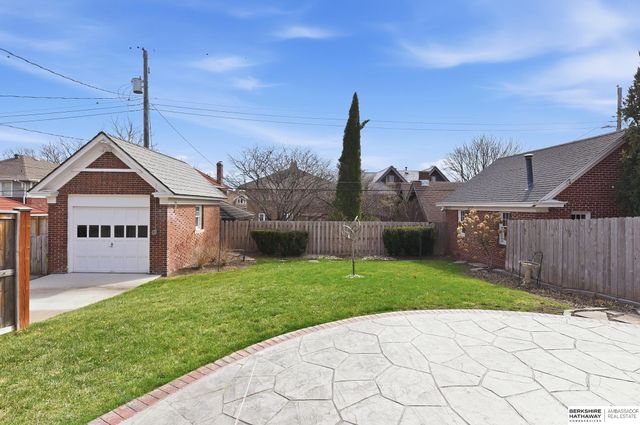 119 S 51st Avenue, Omaha, NE 68132