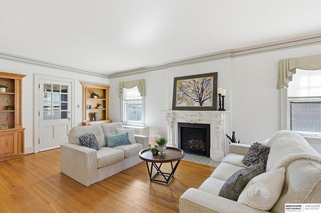 119 S 51st Avenue, Omaha, NE 68132