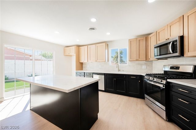 5117 New Bedford Drive, Las Vegas, NV 89122