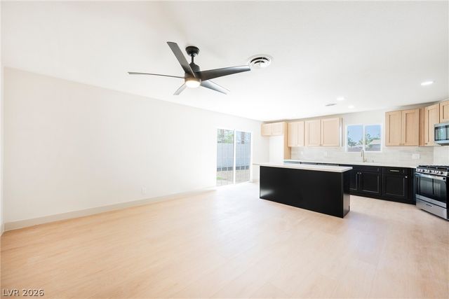 5117 New Bedford Drive, Las Vegas, NV 89122