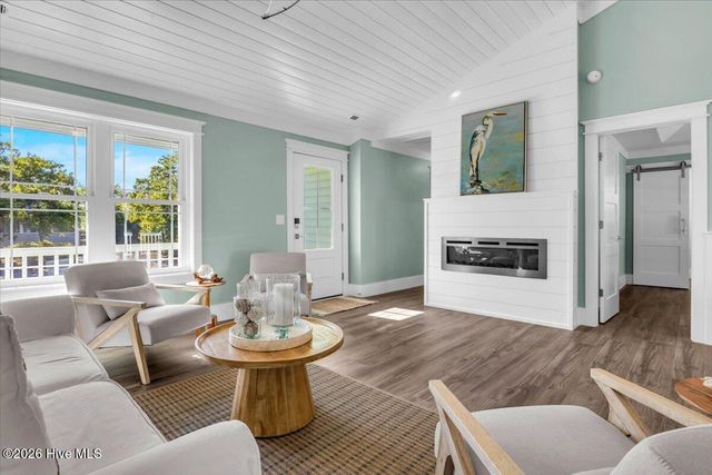 147 NE 19th Street, Oak Island, NC 28465