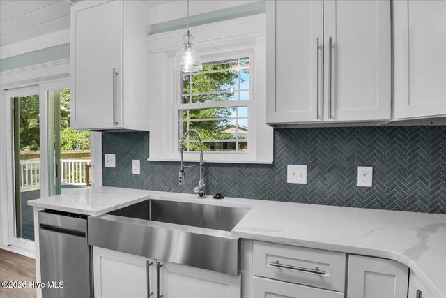 147 NE 19th Street, Oak Island, NC 28465