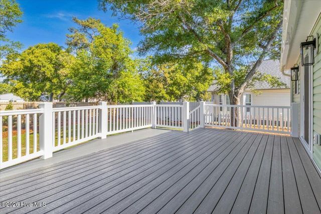 147 NE 19th Street, Oak Island, NC 28465