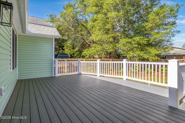 147 NE 19th Street, Oak Island, NC 28465