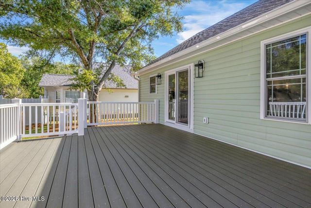 147 NE 19th Street, Oak Island, NC 28465