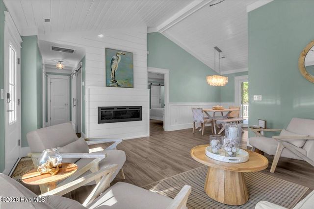 147 NE 19th Street, Oak Island, NC 28465