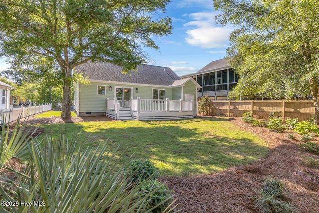 147 NE 19th Street, Oak Island, NC 28465