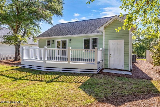 147 NE 19th Street, Oak Island, NC 28465