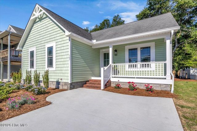 147 NE 19th Street, Oak Island, NC 28465