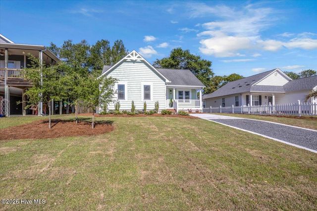 147 NE 19th Street, Oak Island, NC 28465