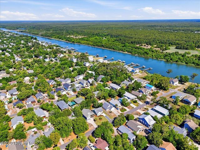 147 NE 19th Street, Oak Island, NC 28465