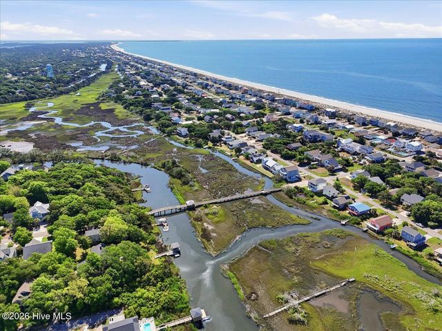 147 NE 19th Street, Oak Island, NC 28465
