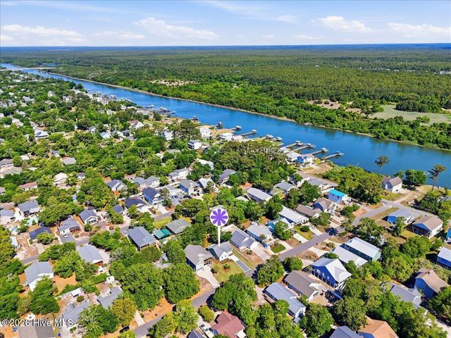 147 NE 19th Street, Oak Island, NC 28465