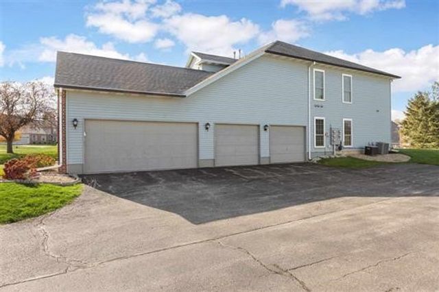 3460 Willowridge D, Marion, IA 52302