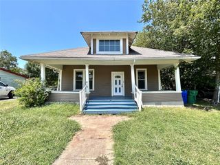 415 Ferguson ST, Taylor, TX 76574