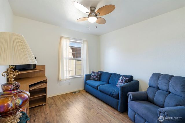 823 SW 21st Street, Chehalis, WA 98532